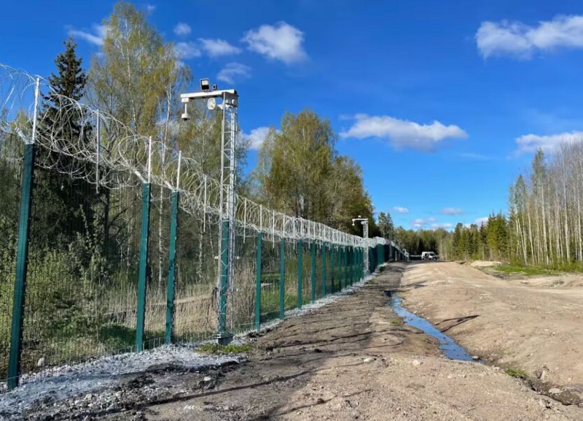 Камери з AI та гучномовці: як Фінляндія зміцнює кордон з Росією